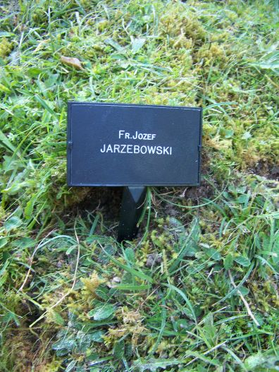 Zdj?cia z grobu o.J.Jarz?bowsk -  - © fawleycourt